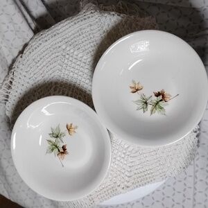 Berry Bowls Maple Leaf Salem